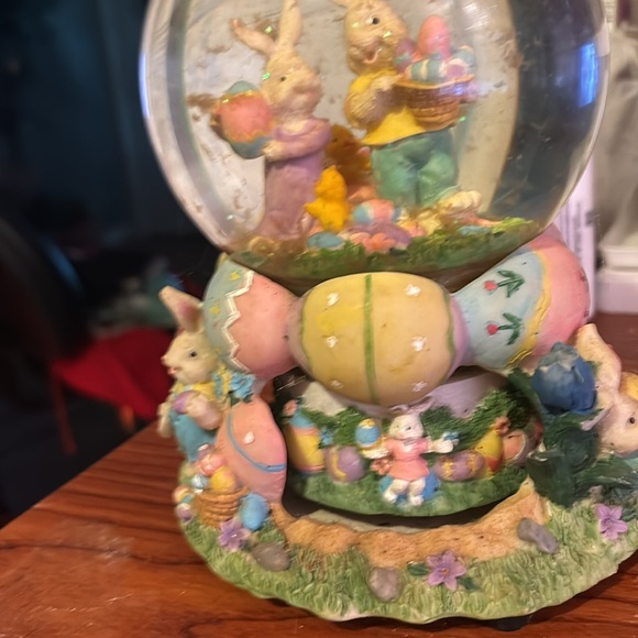 Beautiful music box rotates video included - Picture 4 of 5